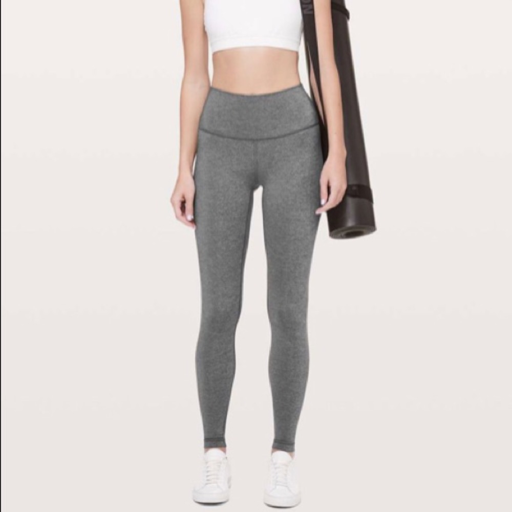 🔗 Lululemon Wunder Unders 🔗 - Picture 2 of 9
